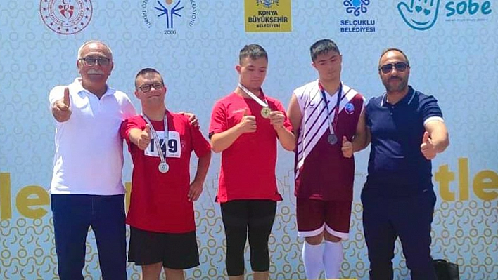 Elazığlı özel sporcu Ömer Aydemir'den Türkiye üçüncülüğü