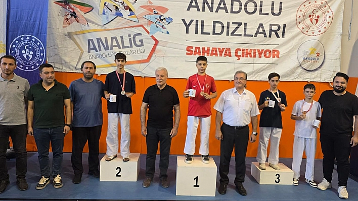 Elazığlı sporcudan karate'de Türkiye ikinciliği