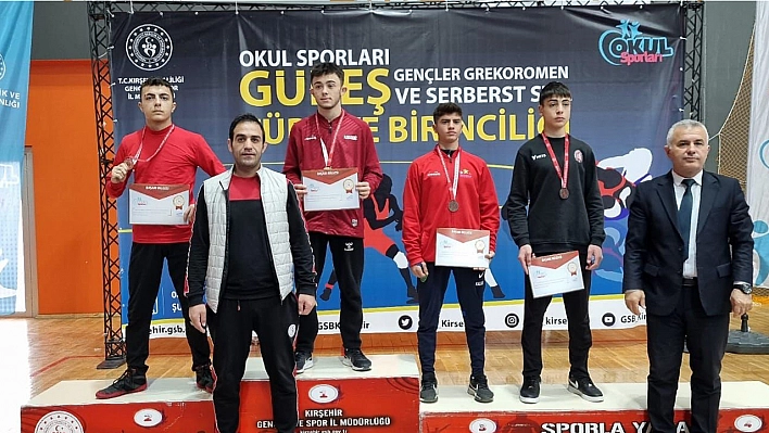 Elazığlı sporculardan Güreş'te önemli başarı