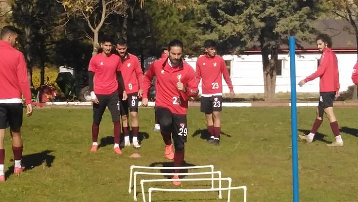 3 futbolcu ceza sınırında