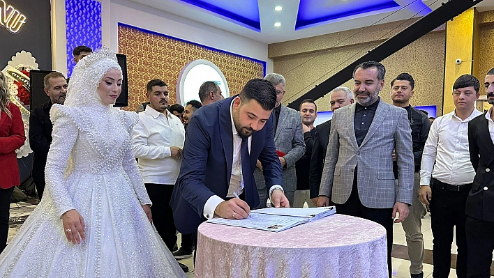 Elazığspor tribünlerinin emektarı Burak Sudan, Kader Fırat ile dünya evine girdi