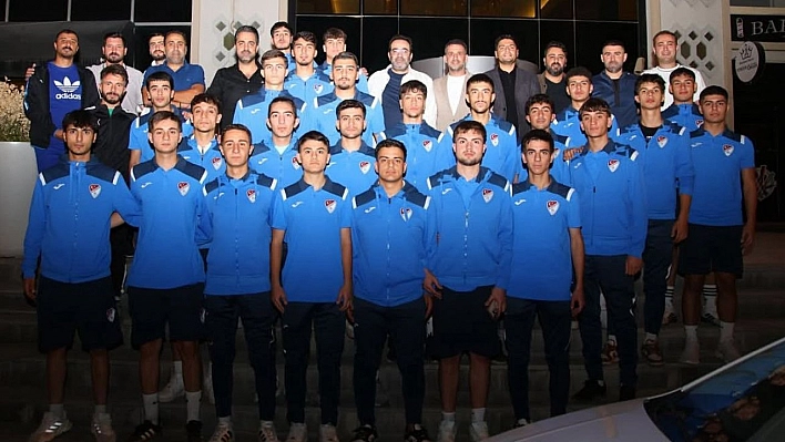 Elazığspor yönetiminden U19 takımına yemek daveti