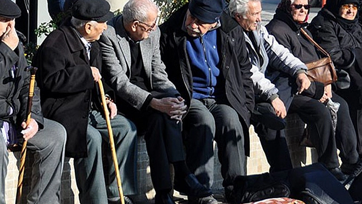 Emekli olacaklara kritik uyarı: 2026'da borçlanma tutarları yükselecek