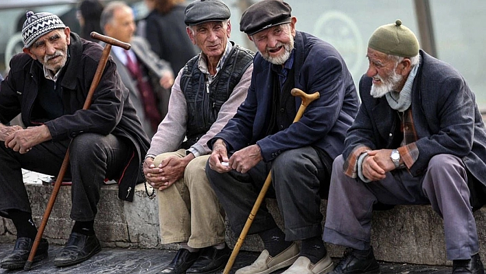 Emeklilerin heyecanla beklediği ikramiye tarihi belli oldu!