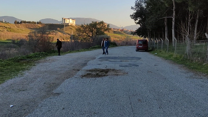 Eşi ile Eski Çalışanını Parkta Yakalayan Koca Cinnet Getirdi 1'i Ağır 2 Yaralı