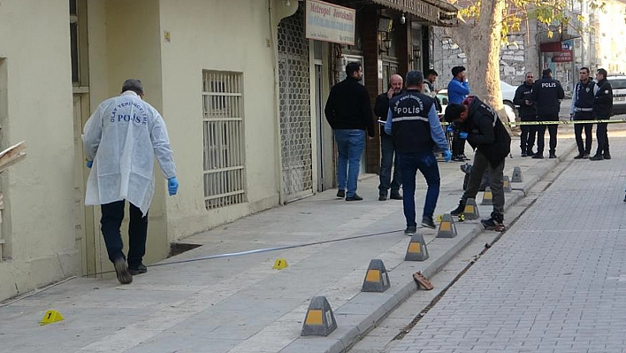 Evinin Tadilatını Yapan İşçilere Kurşun Yağdırdı