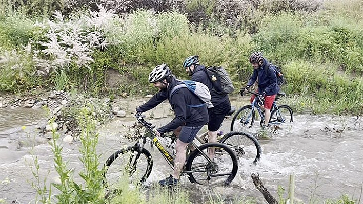 Farkındalık İçin Köy Yollarında 50 Kilometre Pedal Çevirdiler