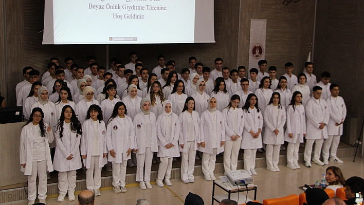 Fırat Üniversitesi Diş Hekimliği Fakültesinde Beyaz Önlük Giyme Töreni düzenlendi