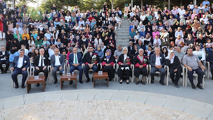 Fırat Üniversitesi Mezunlarını Uğurluyor