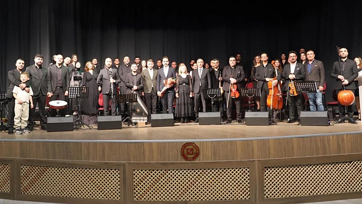 Fırat Üniversitesi'nde akademisyenler korosu sergilendi