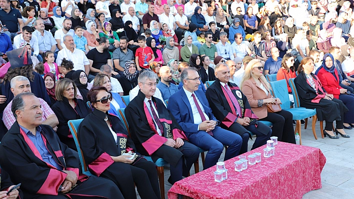 Fırat Üniversitesi'nde Gururlandıran Mezuniyet