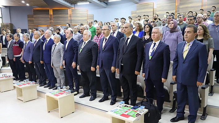 Fırat Üniversitesi'nde 'Sokak Hayvanları: Toplumsal Sorunlar ve Halk Sağlığı ' Konulu Sempozyum Gerçekleştirildi