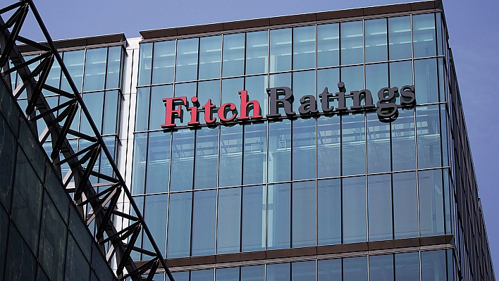 Fitch, Türkiye'nin kredi notunu yükseltti