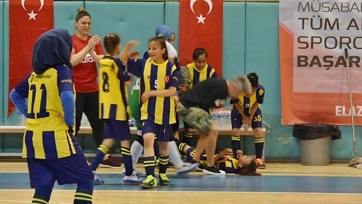  Futsalda yarı final bileti alan takımlar belli oldu