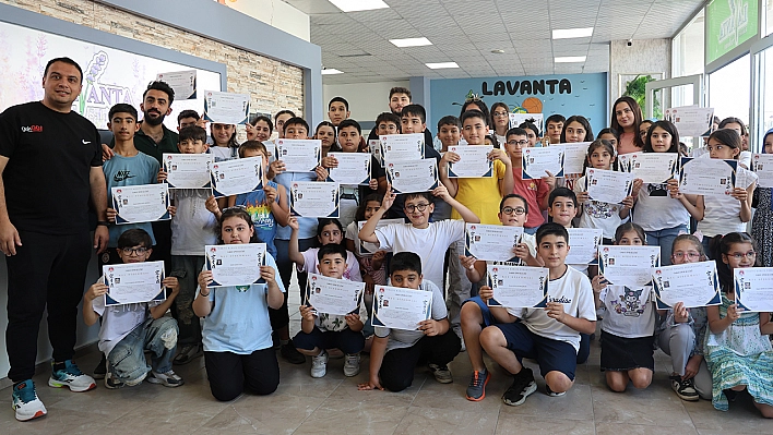Gakgo Spor Kulübü'nde başarı gösteren sporculara sertifikaları verildi