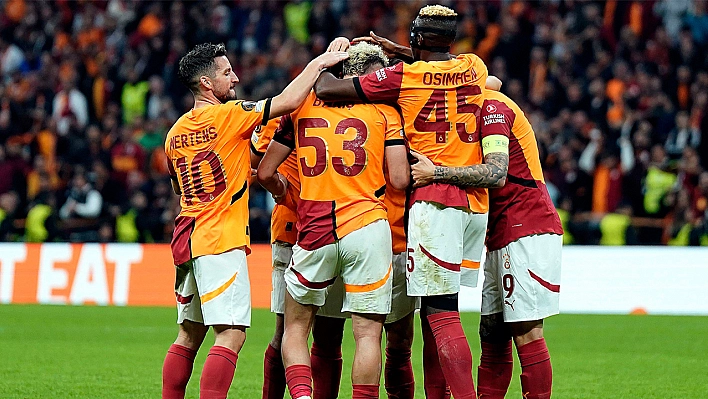 Galatasaray'da iki ayrılık kapıda