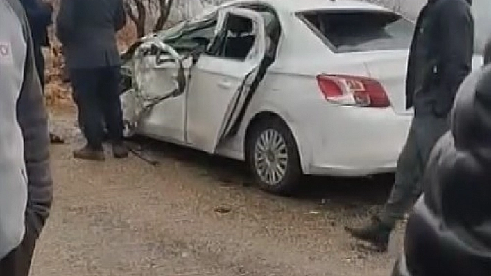 Gaziantep'te otomobil ile halk otobüsü çarpıştı: 5 yaralı