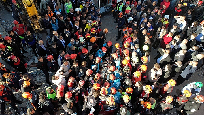 Gebze'de çöken binada son durum: 2 ölü, 1 yaralı
