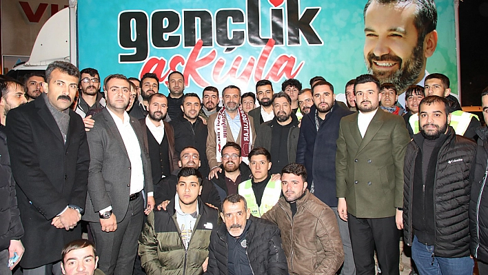 Gençler, Başkan Şerifoğulları'nı Coşkuyla Karşıladı