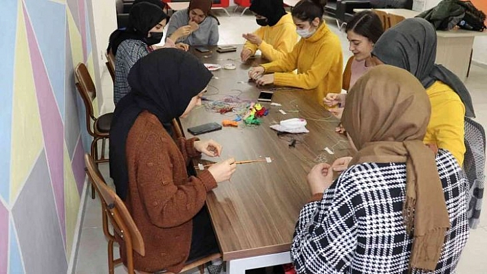 Gençlerden el sanatları kursuna yoğun ilgi