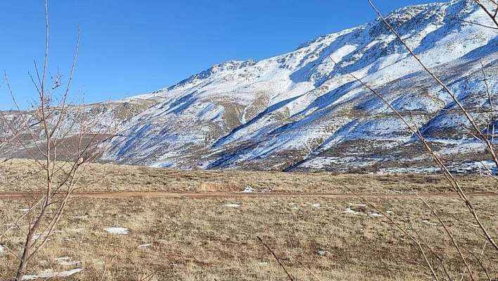 Göl manzaralı kayak merkezi kara hasret kaldı, sezon açılamadı