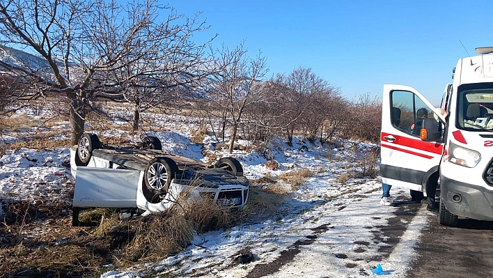 Gözeli Yolu'nda araç takla attı: 2 yaralı