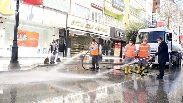 Gürkan, dezenfekte çalışmalarını denetledi