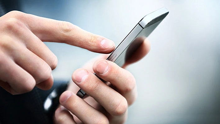 Güvenlik açığı olan 4 telefon ve 1 hoparlör toplatılıyor!