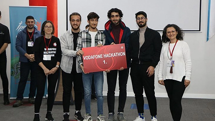 Hackathon'a Katılan Developer Adayları Kariyerinde Kırmızı Bir Sayfa Açtı!