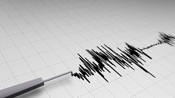 Hakkari'de Korkutan Deprem! Çevre İllerde de Hissedildi!