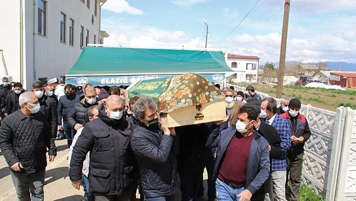 Hamile anne ve 2 yaşındaki oğlu aynı tabutta son yolculuğuna uğurlandı