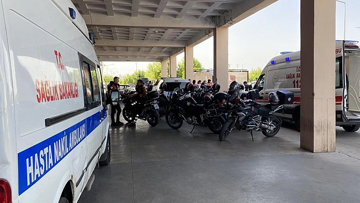 Hastane Önünde Bıçaklı Kavga!