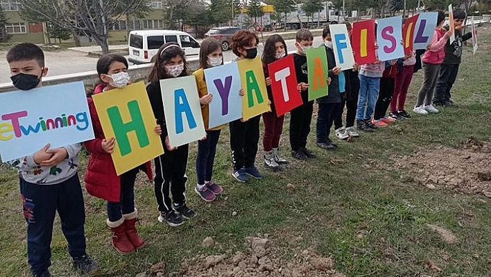 'Hayata Fısılda' e-Twinning projesi gerçekleştirildi