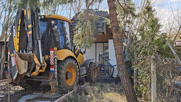 Hazar Gölü, yasaklarla değil özel projelerle korunur