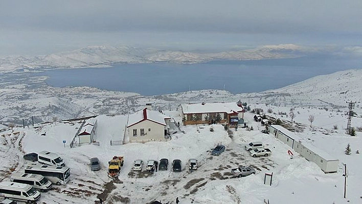 Hazarbaba Kayak Merkezi'nde Sezon Uzatıldı