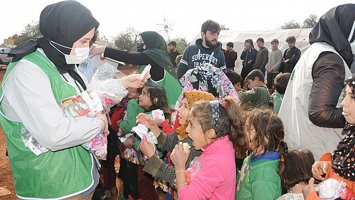 İHH soğuk savaşın izlerini siliyor