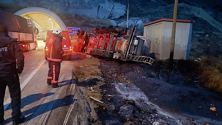 İki Ayrı Trafik Kazasında 3 Kişi Yaralandı