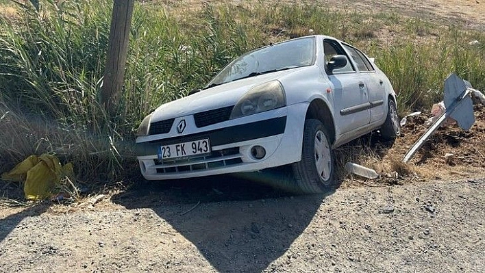 İki Otomobil Çarpıştı: 4 Kişi Yaralandı