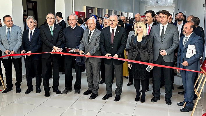 İletişim Müzesi Ve Fotoğraflarla Yaşayan Harput Sergisinin Açılışı Yapıldı