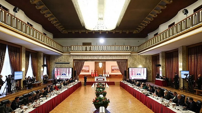 İmralı'daki görüşmenin özet tutanağı komisyonda okundu