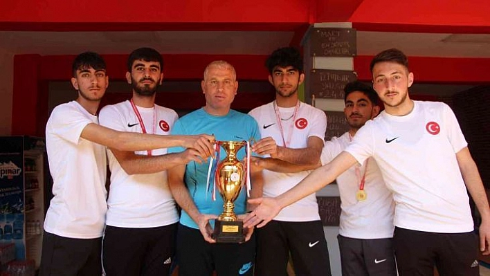 İnandılar, azmettiler, Türkiye Bowling Şampiyonu oldular