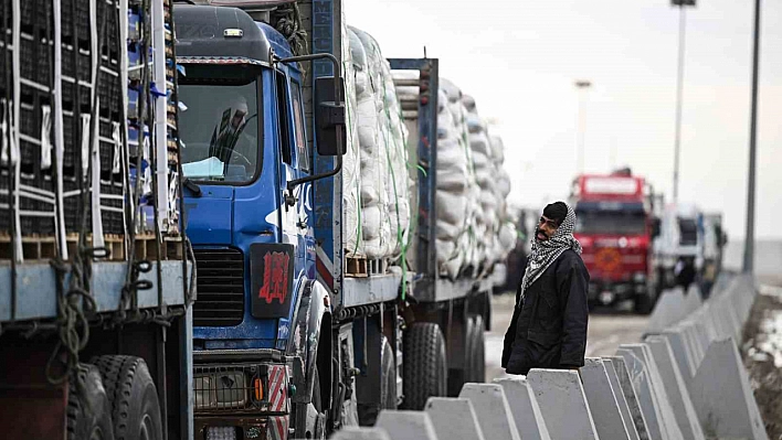 İsrail, Gazze'ye insani yardım girişini durdurdu