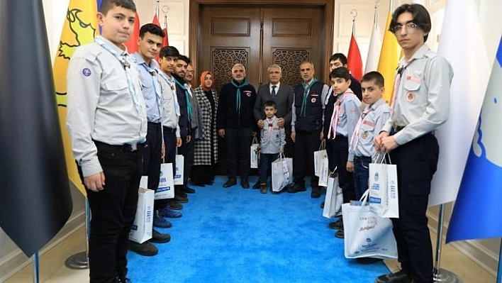 İzcilerden Başkan Güder'e ziyaret