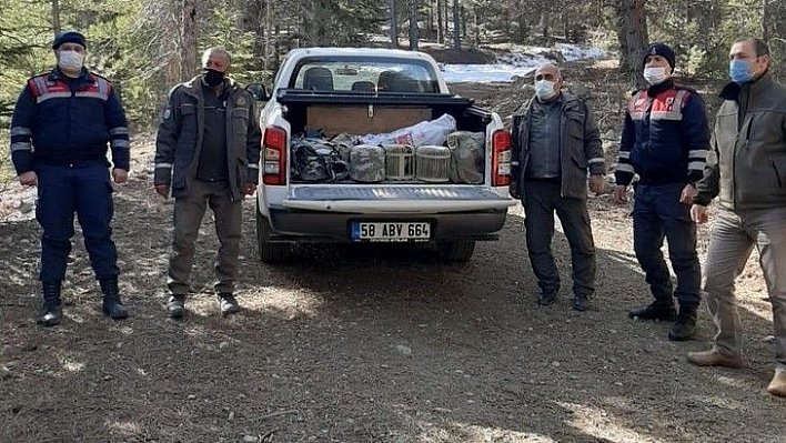 Kaçak avcılar yakalandı, araçta bulunan keklikler doğaya salındı