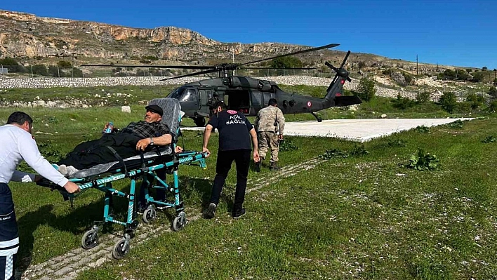 Kalp krizi geçiren vatandaş, askeri helikopterle hastaneye kaldırıldı