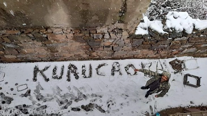 Kar, çiftçi ve çocukları sevindirdi