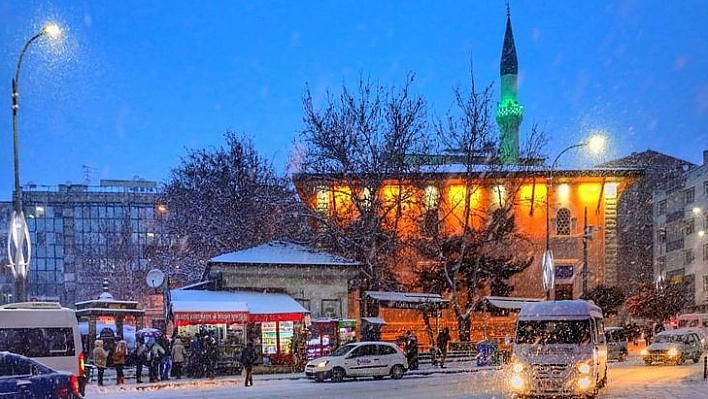 Kar Yağışı Sonrası Elazığ'da Kartpostallık Manzaralar