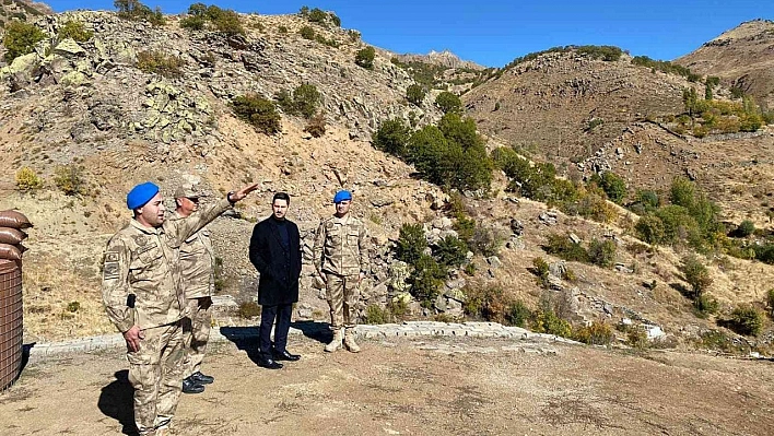 Kaymakam İrdelp, Vatan Tepe üs bölgesinde incelemelerde bulundu