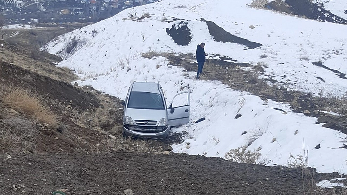 Kaza sonrası araçtan çıkamayan sürücü donarak öldü