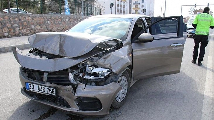 Kısıtlamada kaza yaptı, hem ehliyeti gitti, hem de ceza yedi